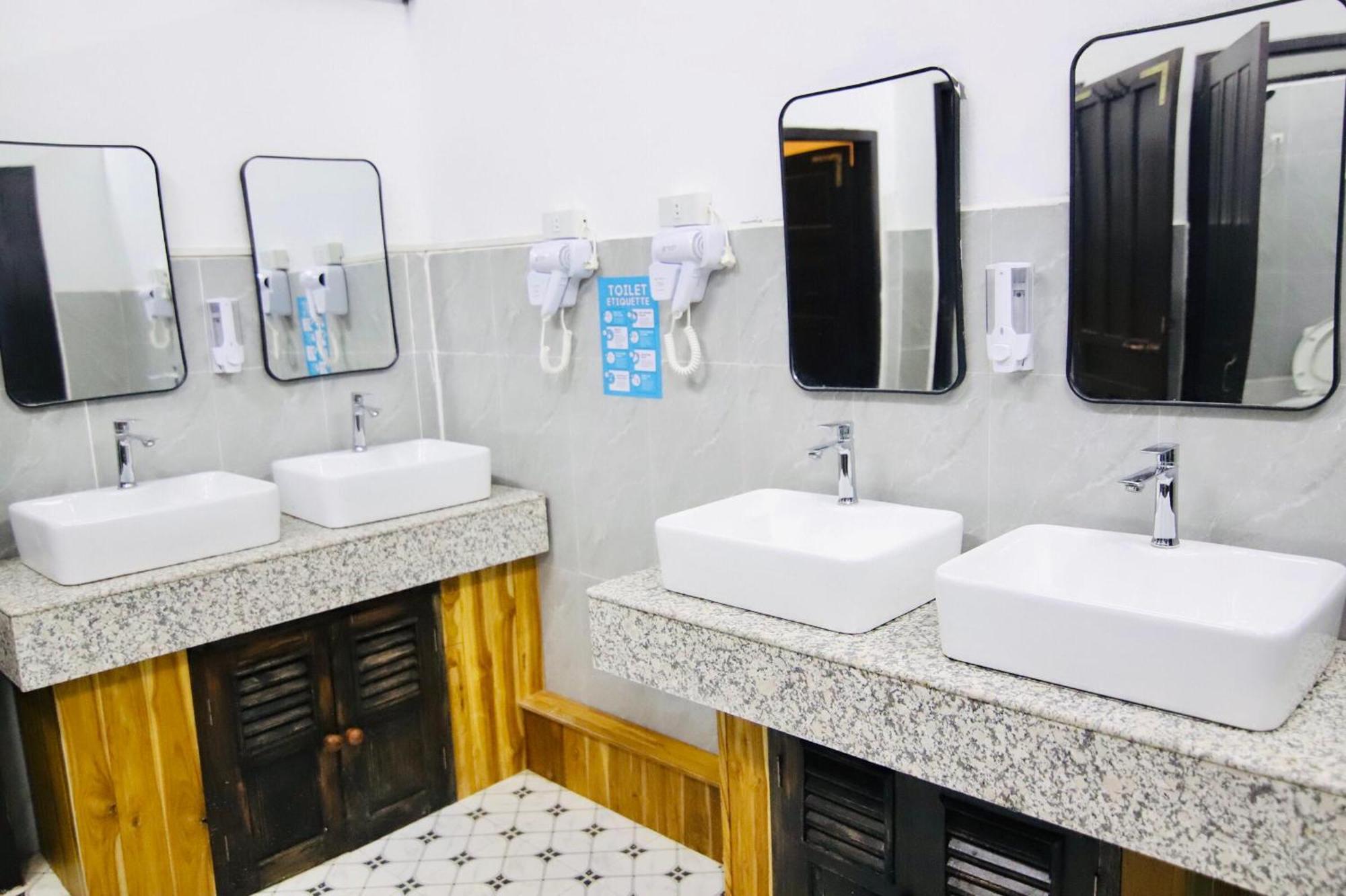 Chanthavong Hostel 琅勃拉邦 外观 照片